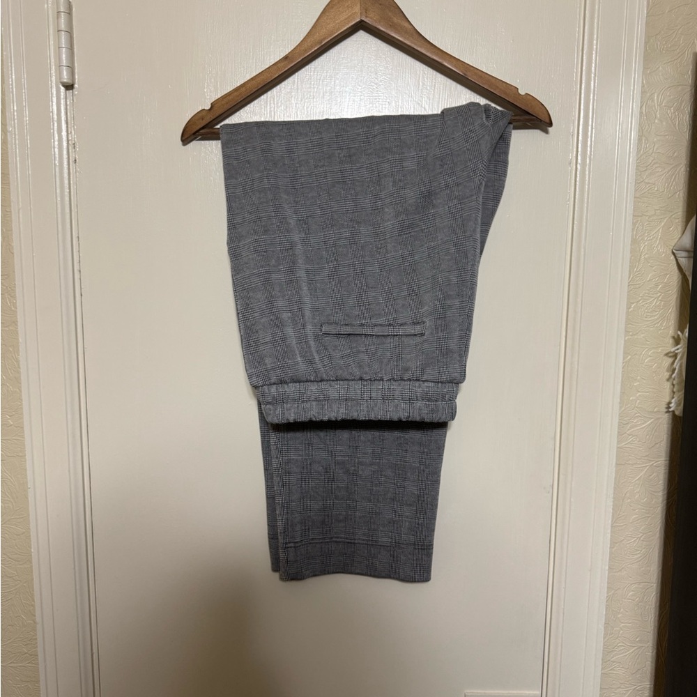 Soft, stretch gray ankle pants